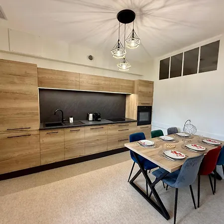 Face A La Gare - 301 *